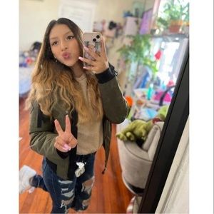 Meet your Posher, Alexandra